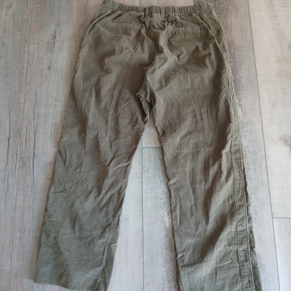 XiRENA Paley Pants in Army Cord. Size S - Picture 6 of 7